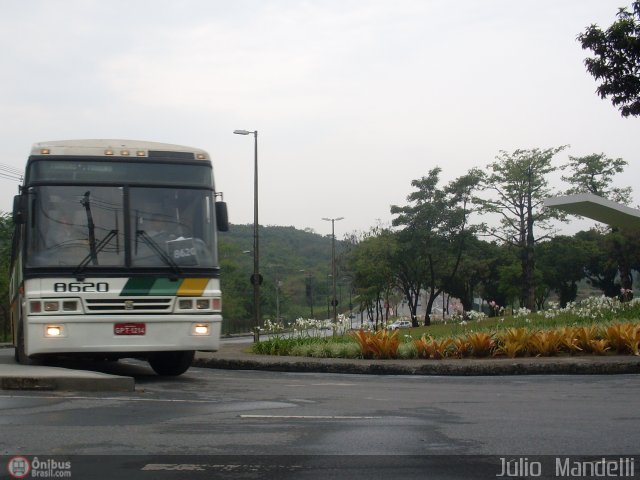 Empresa Gontijo de Transportes 8620 na cidade de Belo Horizonte, Minas Gerais, Brasil, por Júlio  Mandelli. ID da foto: 212731.