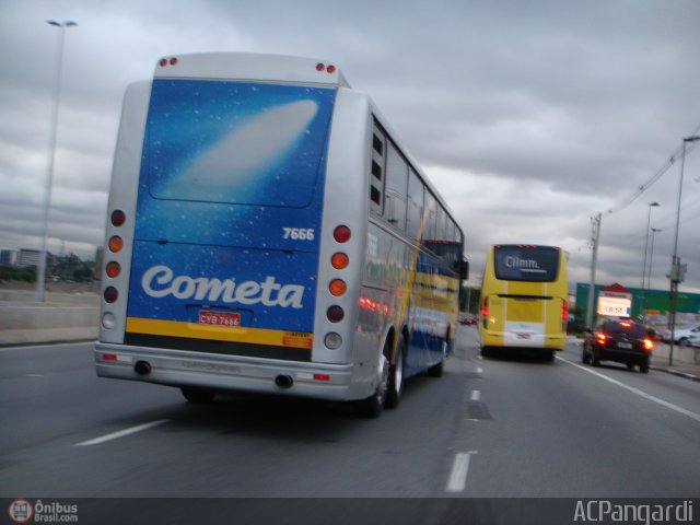 Viação Cometa 7666 na cidade de São Paulo, São Paulo, Brasil, por Antonio Carlos Pangardi. Número da foto: #217221.