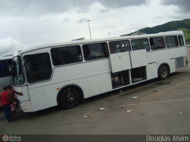 Ônibus Particulares  na cidade de Aparecida, São Paulo, Brasil, por Douglas Alvim. Número da foto: #207685.