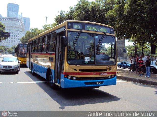 Transportes São Silvestre 37581 na cidade de Rio de Janeiro, Rio de Janeiro, Brasil, por André Luiz Gomes de Souza. Número da foto: #218484.
