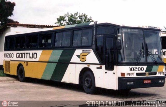 Empresa Gontijo de Transportes 10200 na cidade de Almenara, Minas Gerais, Brasil, por Sérgio Augusto Braga Canuto. Número da foto: #222200.