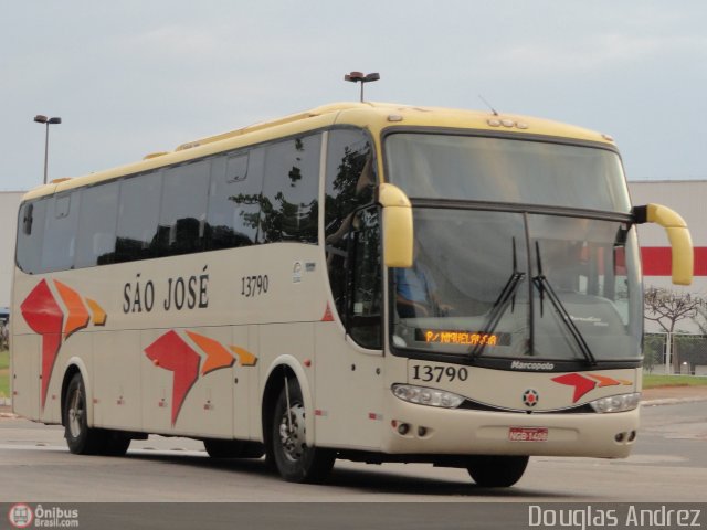 Expresso São José do Tocantins 13790 na cidade de Goiânia, Goiás, Brasil, por Douglas Andrez. Número da foto: #208861.