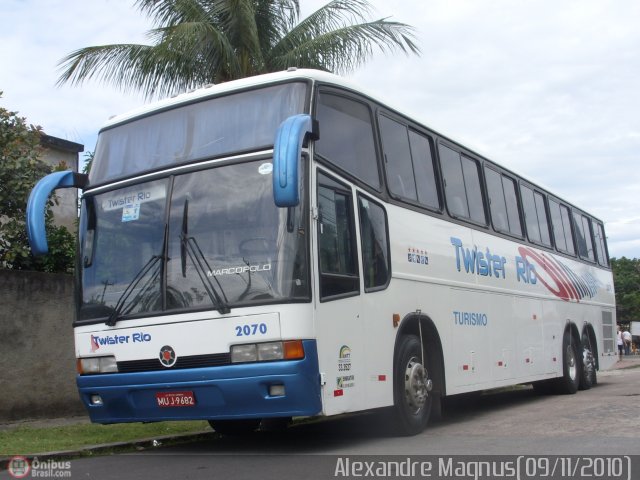 Twister Rio Transporte e Turismo 2070 na cidade de Rio de Janeiro, Rio de Janeiro, Brasil, por Alexandre  Magnus. ID da foto: 235145.