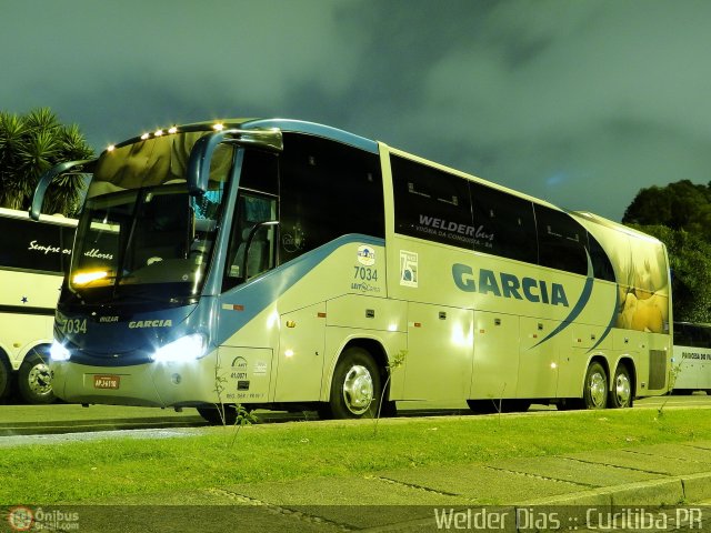 Viação Garcia 7034 na cidade de Curitiba, Paraná, Brasil, por Welder Dias. ID da foto: 236460.