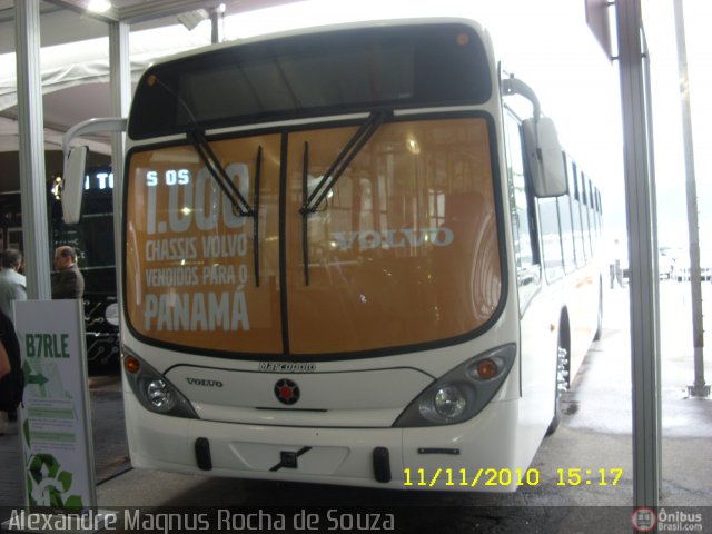 Volvo  na cidade de Rio de Janeiro, Rio de Janeiro, Brasil, por Alexandre  Magnus. Número da foto: #239707.