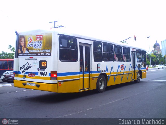 Trevo Transportes Coletivos 1053 na cidade de Porto Alegre, Rio Grande do Sul, Brasil, por Eduardo Machado. Número da foto: #240450.