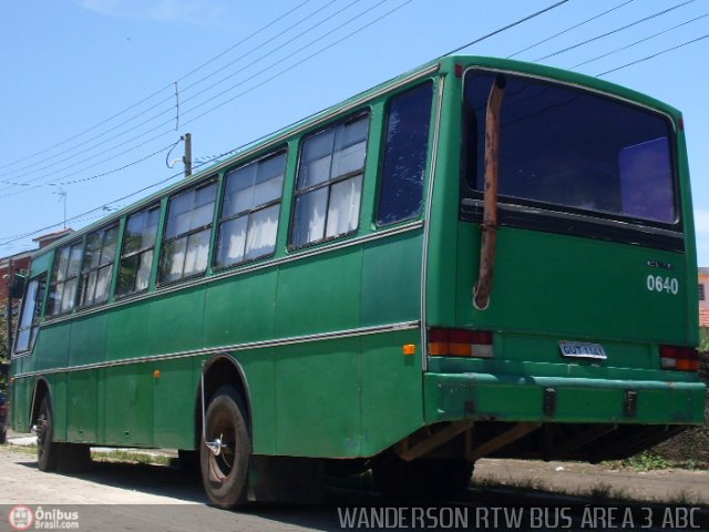 Ônibus Particulares 0640 na cidade de Peruíbe, São Paulo, Brasil, por Wanderson Costa Silva. Número da foto: #242786.