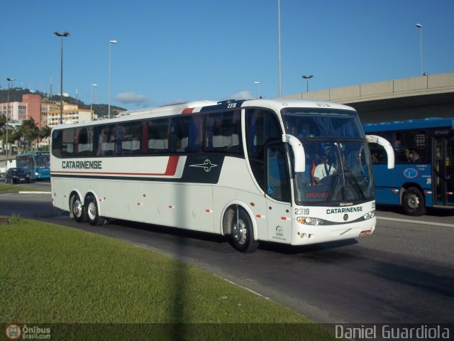 Auto Viação Catarinense 2319 na cidade de Florianópolis, Santa Catarina, Brasil, por Daniel Guardiola. Número da foto: #242974.