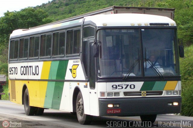 Empresa Gontijo de Transportes 9570 na cidade de Itaobim, Minas Gerais, Brasil, por Sérgio Augusto Braga Canuto. ID da foto: 257861.