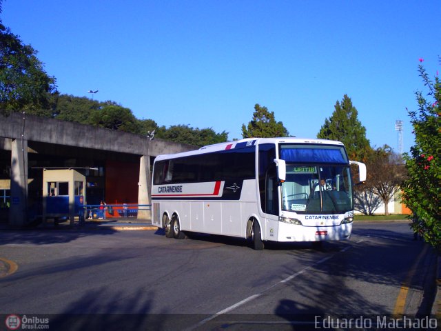 Auto Viação Catarinense 2260 na cidade de Curitiba, Paraná, Brasil, por Eduardo Machado. ID da foto: 259576.