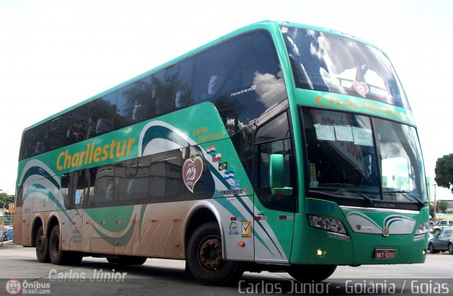 Charllestur Ônibus de Turismo 1011 na cidade de Goiânia, Goiás, Brasil, por Carlos Júnior. Número da foto: #267911.
