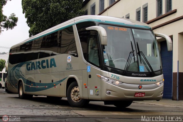 Viação Garcia 7716 na cidade de Rio de Janeiro, Rio de Janeiro, Brasil, por Marcelo Lucas. Número da foto: #268318.