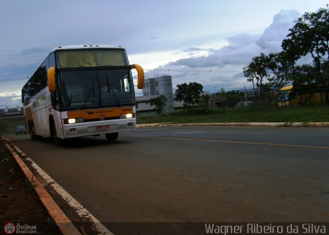 Viação Araguarina 19703 na cidade de Brasília, Distrito Federal, Brasil, por Wagner Ribeiro da Silva. Número da foto: #271567.