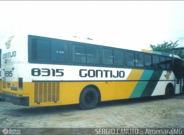 Empresa Gontijo de Transportes 8315 na cidade de Almenara, Minas Gerais, Brasil, por Sérgio Augusto Braga Canuto. ID da foto: 251882.