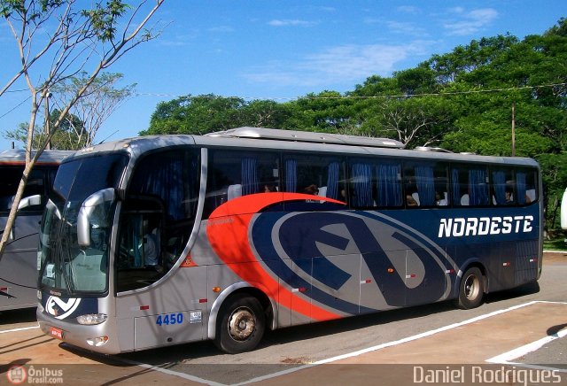 Expresso Nordeste 4450 na cidade de Foz do Iguaçu, Paraná, Brasil, por Daniel Rodrigues. Número da foto: #254065.
