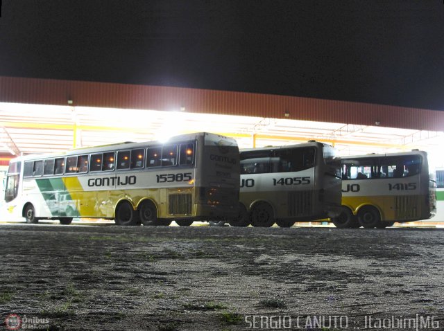 Empresa Gontijo de Transportes 15385 na cidade de Itaobim, Minas Gerais, Brasil, por Sérgio Augusto Braga Canuto. Número da foto: #255716.