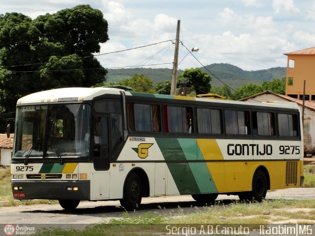 Empresa Gontijo de Transportes 9275 na cidade de Itaobim, Minas Gerais, Brasil, por Sérgio Augusto Braga Canuto. ID da foto: 82312.