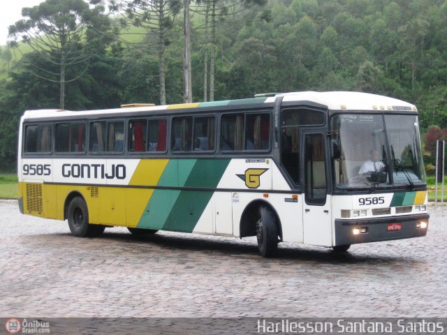 Empresa Gontijo de Transportes 9585 na cidade de Camanducaia, Minas Gerais, Brasil, por Harllesson Santana Santos. ID da foto: 77570.