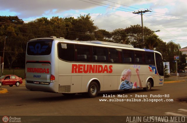 Reunidas Transportes Coletivos 24207 na cidade de Passo Fundo, Rio Grande do Sul, Brasil, por Alain Gustavo Melo. Número da foto: #110158.