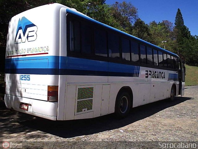 Auto Viação Bragança 1255 na cidade de Águas de Lindóia, São Paulo, Brasil, por Elias  Junior. Número da foto: #106003.