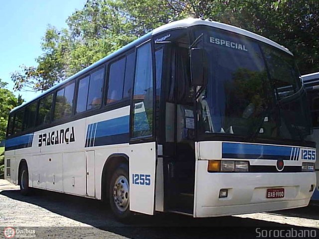 Auto Viação Bragança 1255 na cidade de Águas de Lindóia, São Paulo, Brasil, por Elias  Junior. ID da foto: 106005.