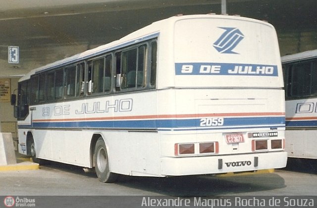 Viação 9 de Julho 2059 na cidade de Jacupiranga, São Paulo, Brasil, por Alexandre  Magnus. Número da foto: #105626.