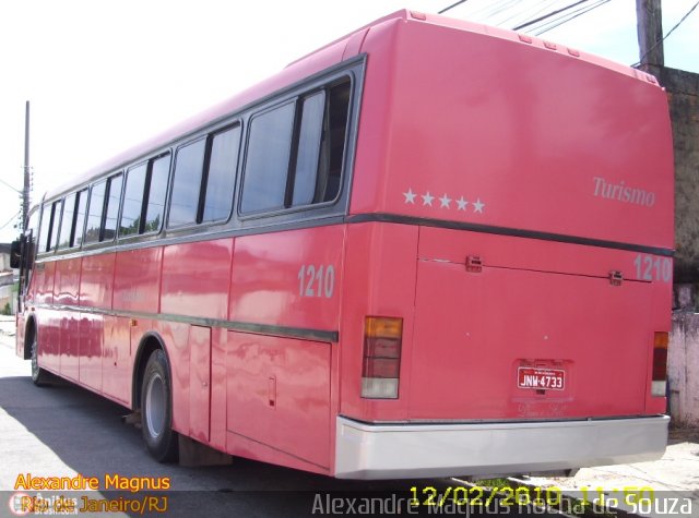 Ônibus Particulares 1210 na cidade de Rio de Janeiro, Rio de Janeiro, Brasil, por Alexandre  Magnus. Número da foto: #125538.