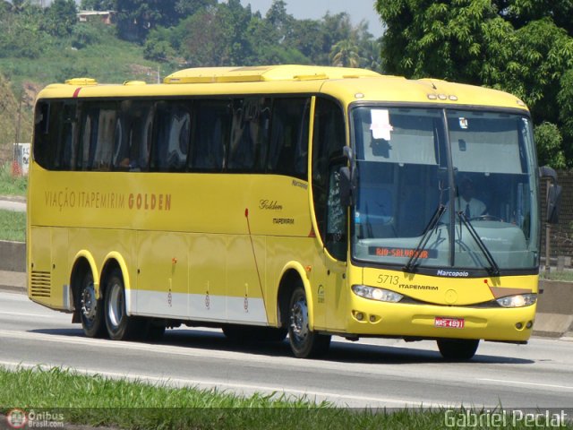 Viação Itapemirim 5713 na cidade de Duque de Caxias, Rio de Janeiro, Brasil, por Gabriel Peclat. Número da foto: #144951.