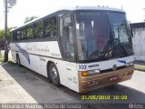 Águia Dourada Turismo 900 na cidade de Rio de Janeiro, Rio de Janeiro, Brasil, por Alexandre  Magnus. Número da foto: #:id.