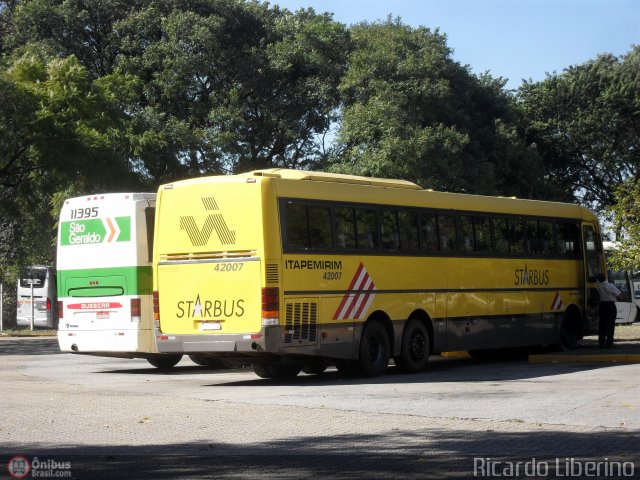 Viação Itapemirim 42007 na cidade de São Paulo, São Paulo, Brasil, por Ricardo Liberino. Número da foto: #147005.
