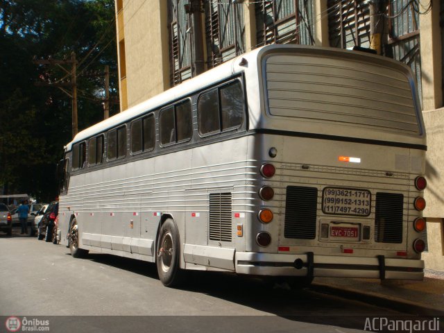 Ônibus Particulares EVC 7051 na cidade de São Paulo, São Paulo, Brasil, por Antonio Carlos Pangardi. Número da foto: #149611.