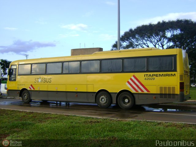Viação Itapemirim 42029 na cidade de Brasília, Distrito Federal, Brasil, por Paulo Camillo Mendes Maria. Número da foto: #159521.