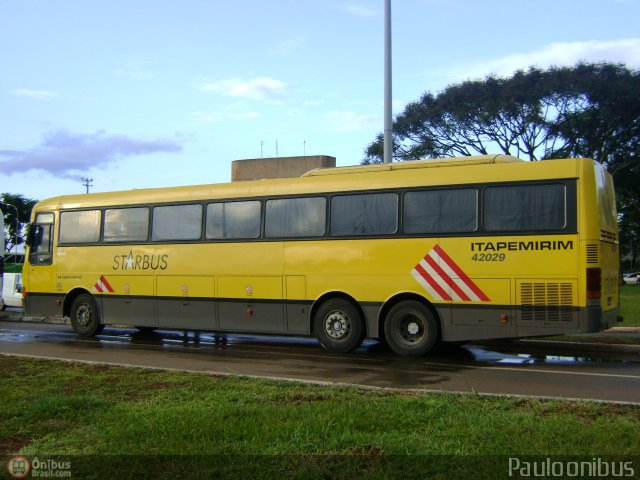 Viação Itapemirim 42029 na cidade de Brasília, Distrito Federal, Brasil, por Paulo Camillo Mendes Maria. ID da foto: 159521.