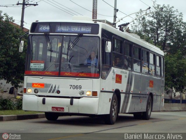 Metra - Sistema Metropolitano de Transporte 7069 na cidade de São Paulo, São Paulo, Brasil, por Daniel Marcos Alves . Número da foto: #160528.