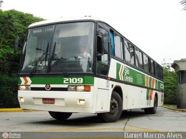 Cia. São Geraldo de Viação 2109 na cidade de São Paulo, São Paulo, Brasil, por Daniel Marcos Alves . ID da foto: 160246.