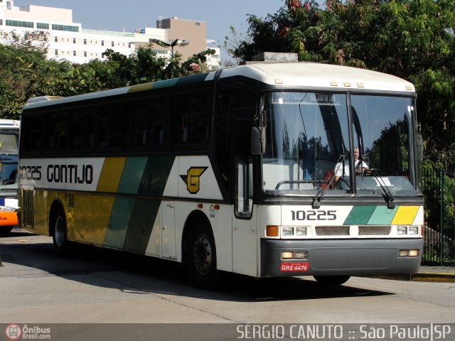 Empresa Gontijo de Transportes 10225 na cidade de São Paulo, São Paulo, Brasil, por Sérgio Augusto Braga Canuto. ID da foto: 161180.