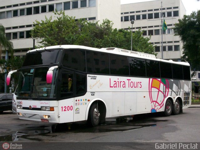 Laira Tours 1200 na cidade de Rio de Janeiro, Rio de Janeiro, Brasil, por Gabriel Peclat. Número da foto: #161678.