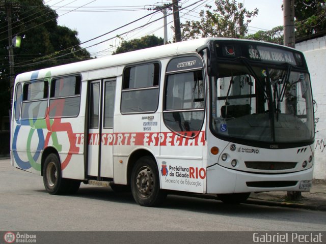 Prefeitura Municipal do Rio de Janeiro LNU-8380 na cidade de Rio de Janeiro, Rio de Janeiro, Brasil, por Gabriel Peclat. Número da foto: #170620.
