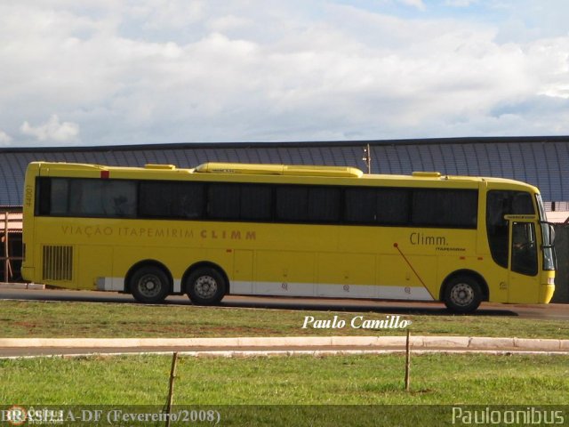 Viação Itapemirim 44001 na cidade de Brasília, Distrito Federal, Brasil, por Paulo Camillo Mendes Maria. Número da foto: #155540.