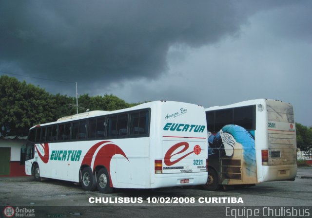 Eucatur - Empresa União Cascavel de Transportes e Turismo 3221 na cidade de Curitiba, Paraná, Brasil, por Paulo Roberto Chulis. ID da foto: 171290.