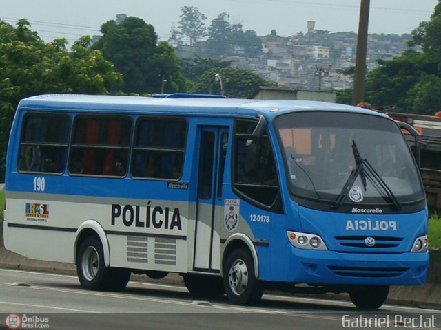 Polícia Militar do Rio de Janeiro 12-0178 na cidade de Rio de Janeiro, Rio de Janeiro, Brasil, por Gabriel Peclat. Número da foto: #179283.