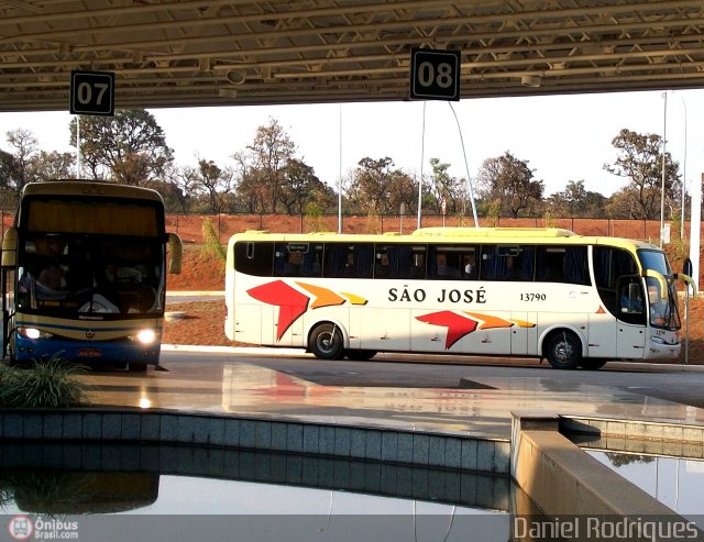 Expresso São José do Tocantins 13790 na cidade de Brasília, Distrito Federal, Brasil, por Daniel Rodrigues. Número da foto: #181516.