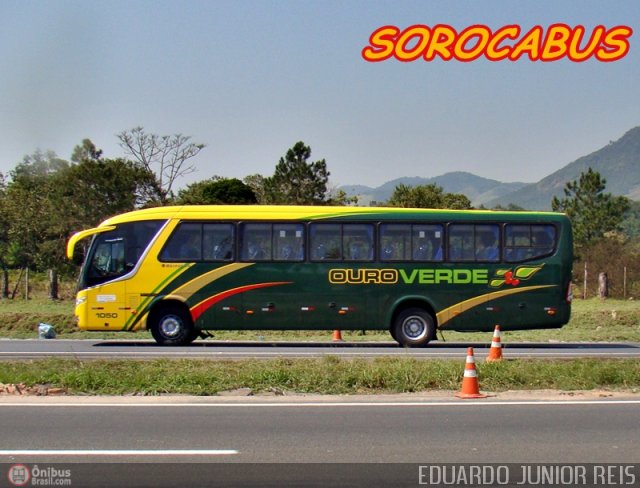 Auto Viação Ouro Verde 1050 na cidade de Juquiá, São Paulo, Brasil, por EDUARDO - SOROCABUS. Número da foto: #187264.